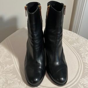 MICHAEL KORS BLACK WEDGE BOOTY SIZE 8